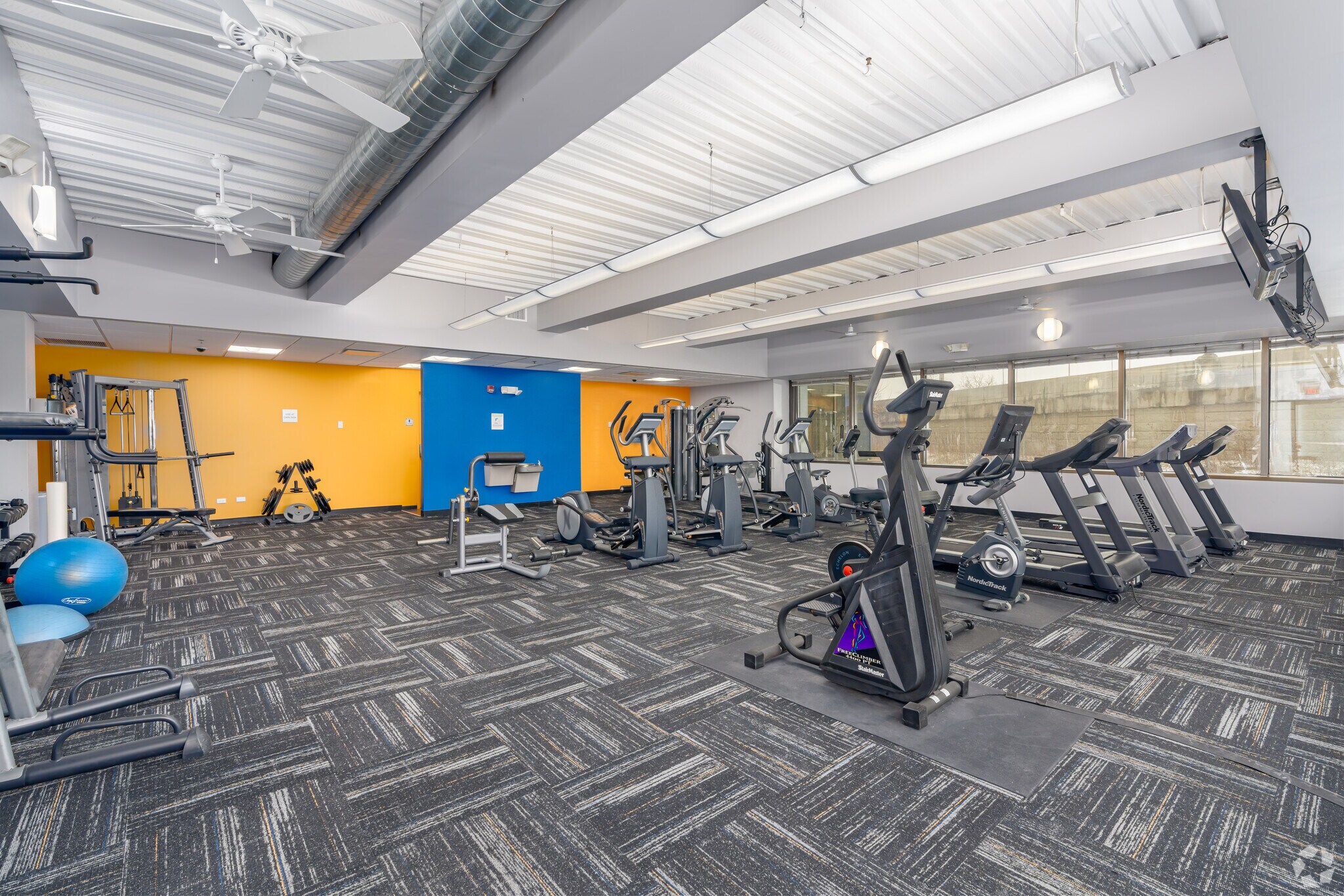 1011-E-Touhy-Ave-Des-Plaines-IL-Interior-Photo-5-LargeHighDefinition