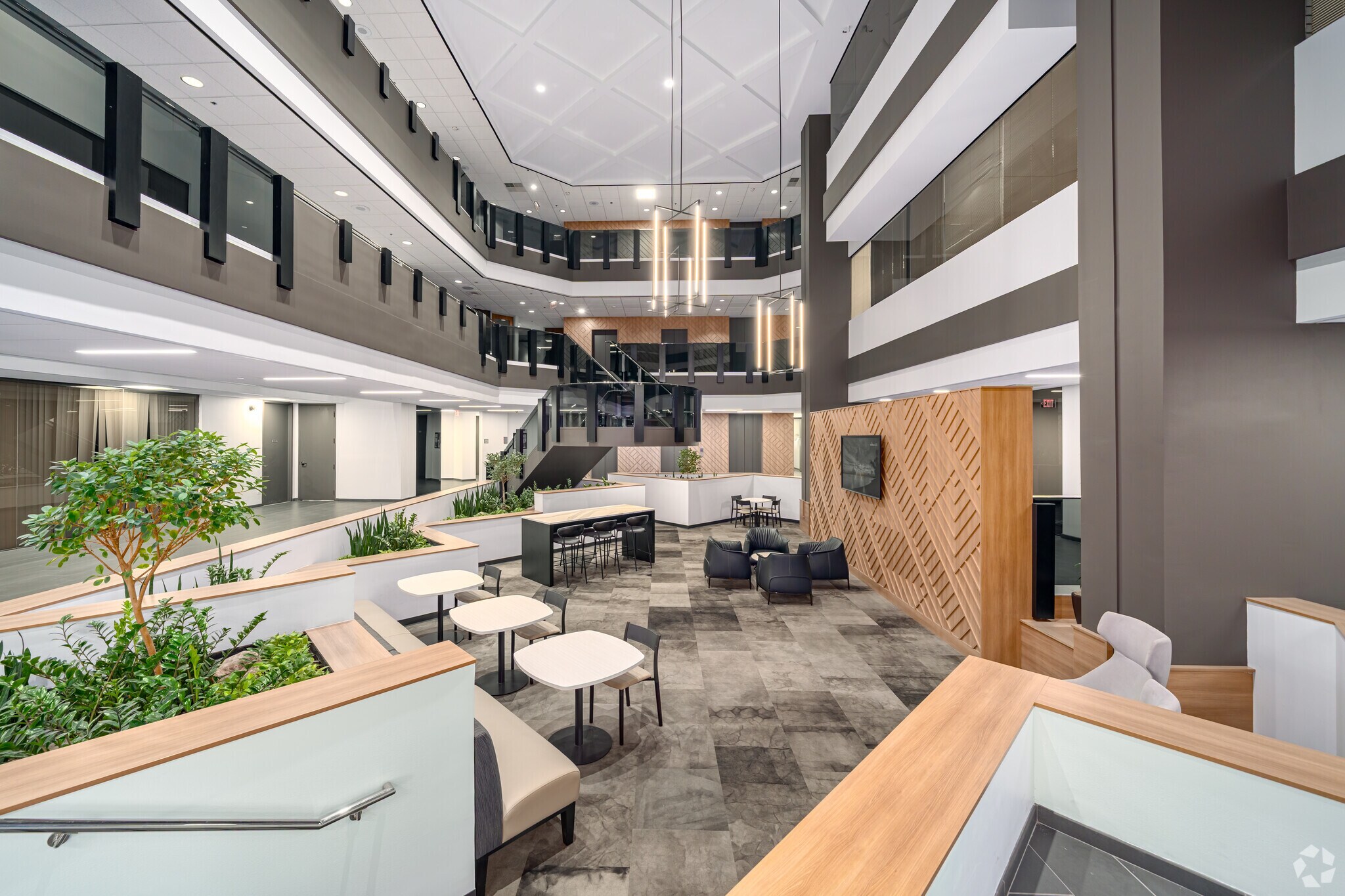 1011-E-Touhy-Ave-Des-Plaines-IL-Lobby-2-LargeHighDefinition