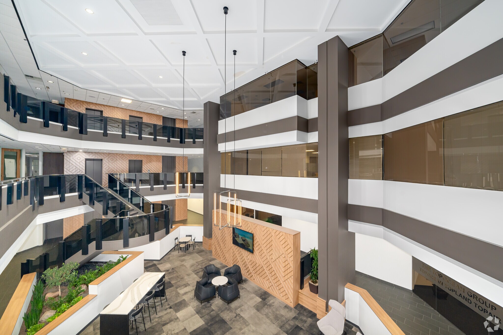 1011-E-Touhy-Ave-Des-Plaines-IL-Lobby-4-LargeHighDefinition